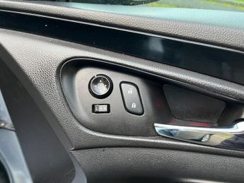Vauxhall Insignia 2.0 CDTi SE Auto Euro 5 5dr