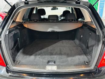 Mercedes-Benz C Class 2.1 C200 CDI BlueEfficiency Executive SE Auto Euro 5 5dr