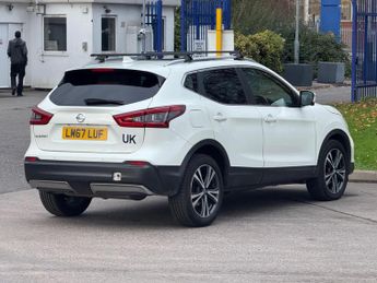 Nissan Qashqai 1.2 DIG-T N-Connecta XTRON Euro 6 (s/s) 5dr