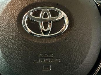 Toyota Yaris 1.5 VVT-h Excel E-CVT Euro 6 5dr (Safety Sense, 15in)