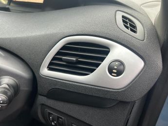 Renault Grand Scenic 1.5 dCi Dynamique TomTom Euro 5 5dr