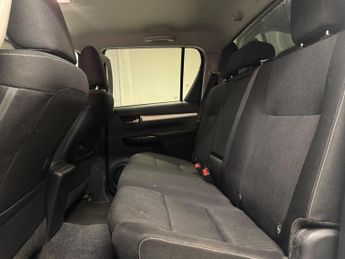Toyota Hilux 2.4 D-4D Icon Auto 4WD Euro 6 (s/s) 4dr