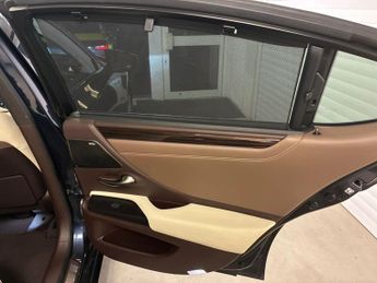 Lexus ES 2.5 300h Takumi E-CVT Euro 6 (s/s) 4dr