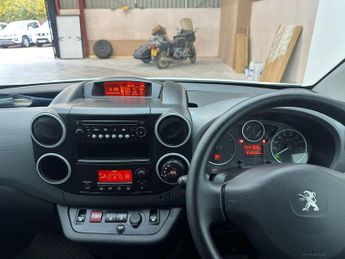 Peugeot e-Partner 636 SE FWD L1 H1 6dr