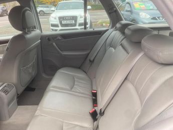 Mercedes-Benz C Class 2.1 C220 CDI Elegance SE 5dr