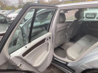 Mercedes-Benz C Class 2.1 C220 CDI Elegance SE 5dr