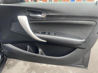 BMW 1 Series 1.5 118i SE Business Hatchback 5dr Petrol Auto Euro 6 (s/s) (136