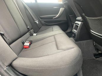 BMW 1 Series 1.5 118i SE Business Hatchback 5dr Petrol Auto Euro 6 (s/s) (136