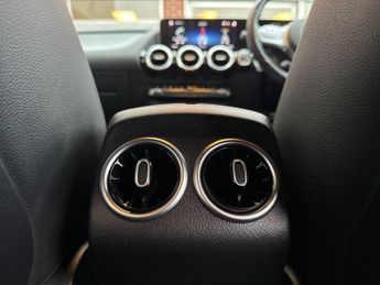 Mercedes-Benz GLA 1.3 GLA180 AMG Line (Executive) 7G-DCT Euro 6 (s/s) 5dr