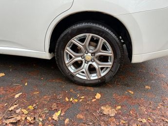 Mitsubishi Outlander 2.0h 12kWh GX4hs CVT 4WD Euro 5 (s/s) 5dr