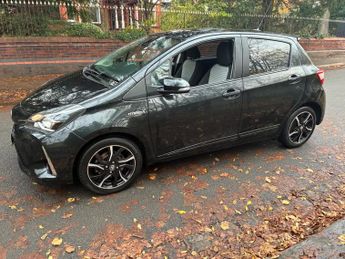 Toyota Yaris 1.5 VVT-h Design E-CVT Euro 6 (s/s) 5dr