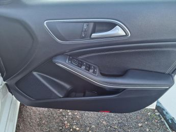 Mercedes-Benz A Class 1.5 A180d SE 7G-DCT Euro 6 (s/s) 5dr