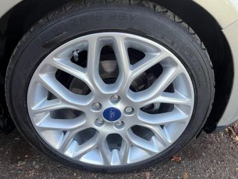 Ford Focus 2.0 TDCi Titanium X Estate 5dr Diesel Powershift Euro 6 (s/s) (1