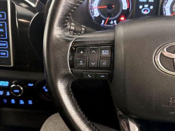 Toyota Hilux 2.4 D-4D Invincible X Auto 4WD Euro 6 (s/s) 4dr (TSS)