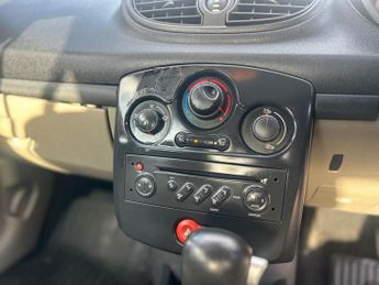 Renault Clio 1.6 VVT Expression 5dr