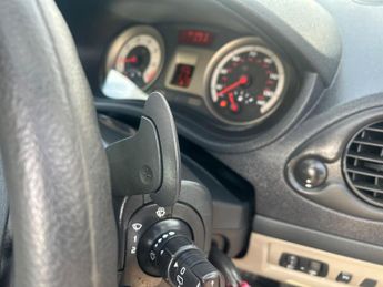 Renault Clio 1.6 VVT Expression 5dr