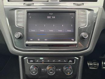 Volkswagen Tiguan 2.0 TDI BlueMotion Tech R-Line DSG Euro 6 (s/s) 5dr