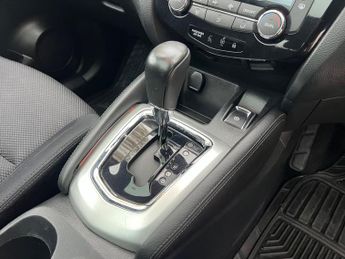 Nissan Qashqai 1.2 DIG-T n-tec+ XTRON 2WD Euro 6 (s/s) 5dr