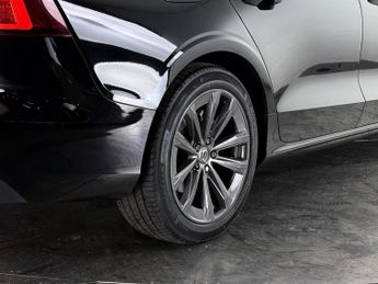 Volvo V60 2.0 B3 MHEV Momentum Auto Euro 6 (s/s) 5dr