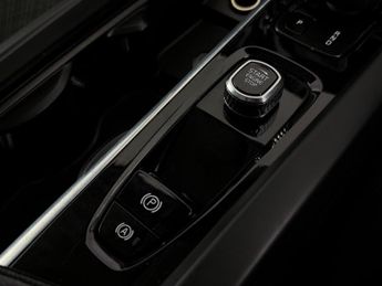 Volvo V60 2.0 B3 MHEV Momentum Auto Euro 6 (s/s) 5dr