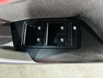 Vauxhall Insignia 2.0 CDTi SRi Auto Euro 5 5dr