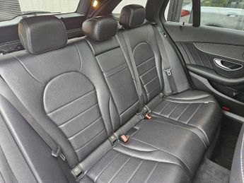 Mercedes-Benz C Class 2.1 C250d AMG Line (Premium Plus) 7G-Tronic+ Euro 6 (s/s) 5dr