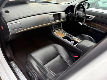 Jaguar XF 2.2d Premium Luxury Auto Euro 5 (s/s) 4dr
