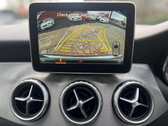 Mercedes-Benz GLA 2.1 GLA220d AMG Line (Premium Plus) 7G-DCT 4MATIC Euro 6 (s/s) 5