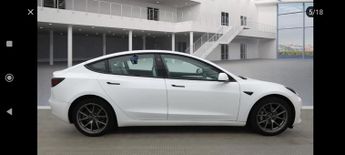 Tesla Model 3 Standard Range Plus Auto RWD 4dr
