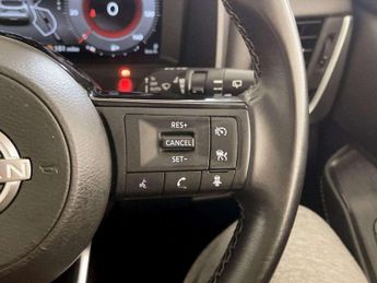 Nissan Qashqai 1.3 DIG-T MHEV N-Connecta Euro 6 (s/s) 5dr