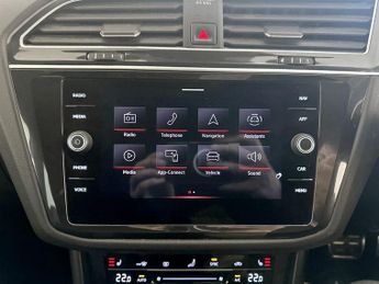 Volkswagen Tiguan 1.5 TSI R-Line DSG Euro 6 (s/s) 5dr