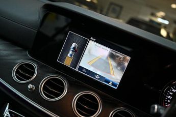 MERCEDES-BENZ E-CLASS 2.0 E220d AMG Line Saloon 4dr Diesel G-Tronic+ Euro 6 (s/s) (194