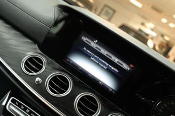 MERCEDES-BENZ E-CLASS 2.0 E220d AMG Line Saloon 4dr Diesel G-Tronic+ Euro 6 (s/s) (194