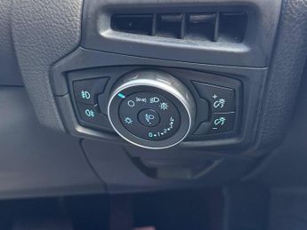 Ford Focus 1.0T EcoBoost Titanium Auto Euro 6 (s/s) 5dr