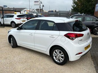 Hyundai i20 1.4 SE Hatchback 5dr Petrol Auto Euro 6 (100 ps)