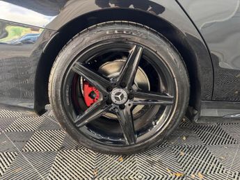 Mercedes-Benz C Class 2.1 C220 BlueTEC AMG Line (Premium) G-Tronic+ Euro 6 (s/s) 4dr