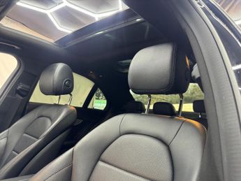 Mercedes-Benz C Class 2.1 C220 BlueTEC AMG Line (Premium) G-Tronic+ Euro 6 (s/s) 4dr