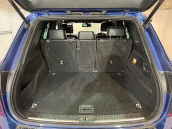 Volkswagen Touareg 3.0 TDI V6 BlueMotion Tech R-Line Tiptronic 4WD Euro 6 (s/s) 5dr
