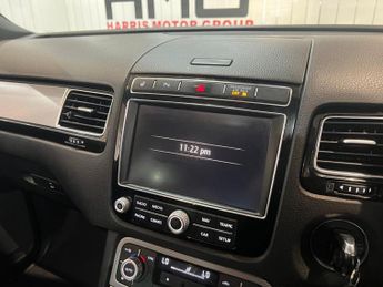 Volkswagen Touareg 3.0 TDI V6 BlueMotion Tech R-Line Tiptronic 4WD Euro 6 (s/s) 5dr