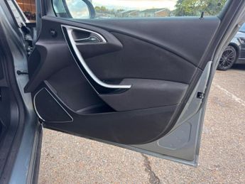 Vauxhall Astra 1.6 16v SRi Auto Euro 5 5dr