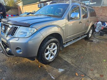 Nissan Navara 2.5 dCi Tekna Pickup Double Cab 4dr Diesel Manual 4WD Euro 5 (19