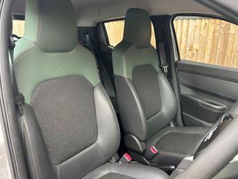 Dacia Spring 65 26.8kWh EXTREME Auto 5dr