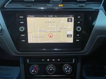 Volkswagen Touran 1.6 TDI SE Family MPV 5dr Diesel DSG Euro 6 (s/s) (115 ps)