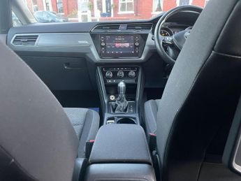 Volkswagen Touran 1.6 TDI SE Family MPV 5dr Diesel DSG Euro 6 (s/s) (115 ps)