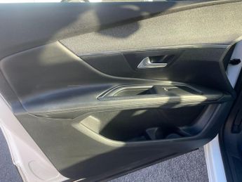 Peugeot 3008 1.6 BlueHDi Allure SUV 5dr Diesel EAT Euro 6 (s/s) (120 ps)