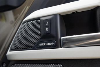 Land Rover Defender 110 2.0 SD4 First Edition Auto 4WD Euro 6 (s/s) 5dr