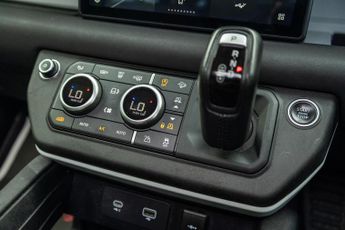 Land Rover Defender 110 2.0 SD4 First Edition Auto 4WD Euro 6 (s/s) 5dr