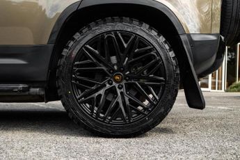 Land Rover Defender 110 2.0 SD4 First Edition Auto 4WD Euro 6 (s/s) 5dr