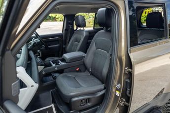 Land Rover Defender 110 2.0 SD4 First Edition Auto 4WD Euro 6 (s/s) 5dr