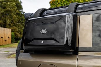 Land Rover Defender 110 2.0 SD4 First Edition Auto 4WD Euro 6 (s/s) 5dr